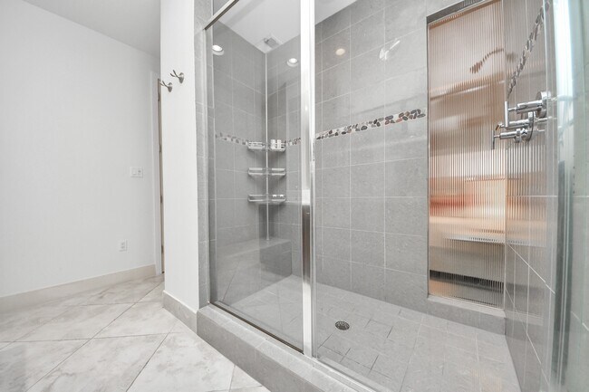 Building Photo - 10327 Termini-San Luis Pass Rd