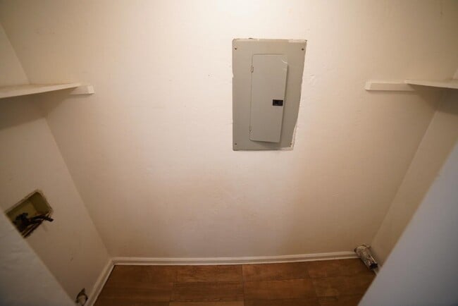 Building Photo - 6315 S Placid Pl