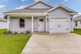 Building Photo - Contemporary Living in Milton!