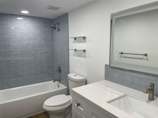 Building Photo - 460 W Park Dr