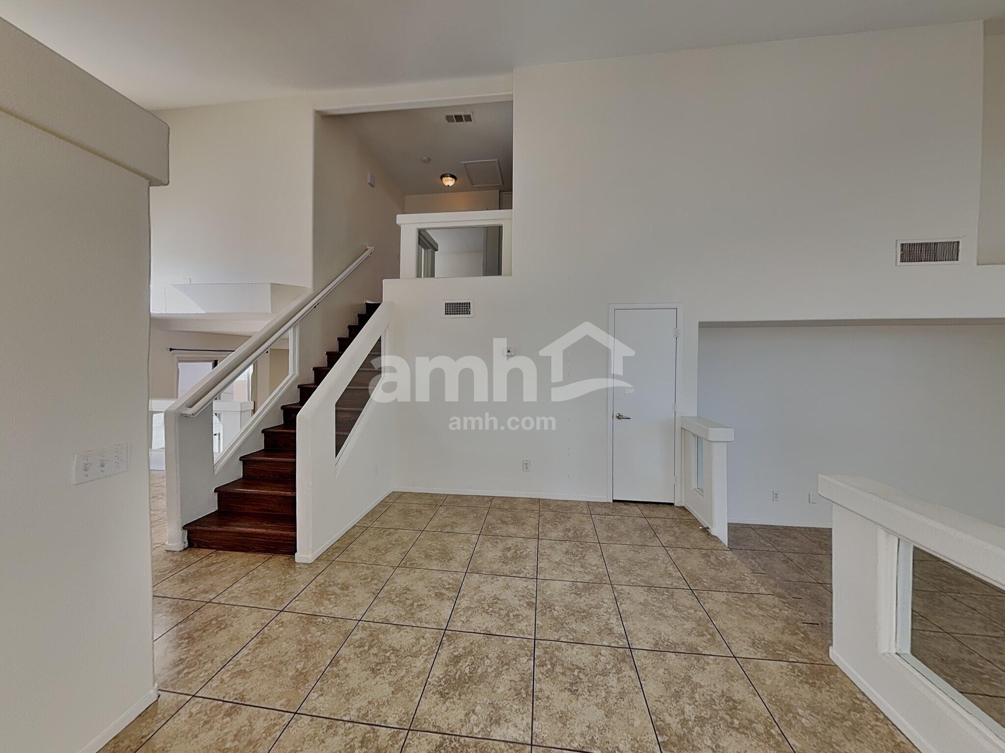 Building Photo - 1951 Silver Whisper Ave