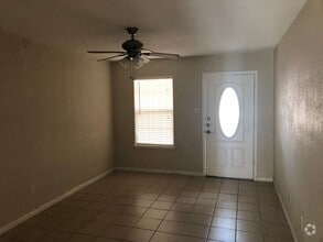 Building Photo - College Station -2 Bedroom 1 Bath duplex, ...