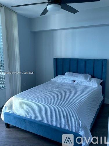 Building Photo - 1750 N Bayshore Dr