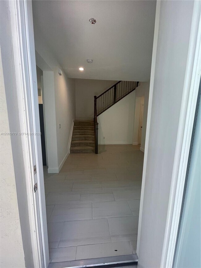 Building Photo - 9019 Kingsmoor Wy