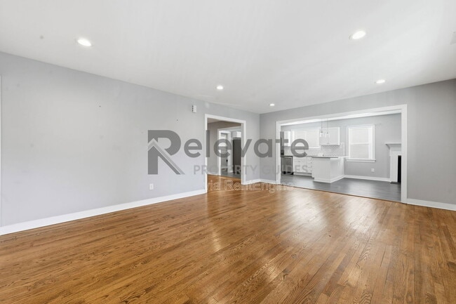 Building Photo - 8410 Yolanda Rd