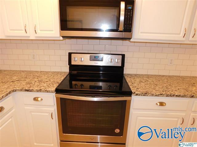 Building Photo - 113 Winding Trail