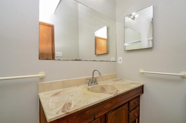 Building Photo - 14419 Merry Meadow Dr