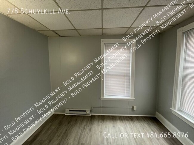 Building Photo - 5 Bedroom 1 Bath w off street parking - Sc...