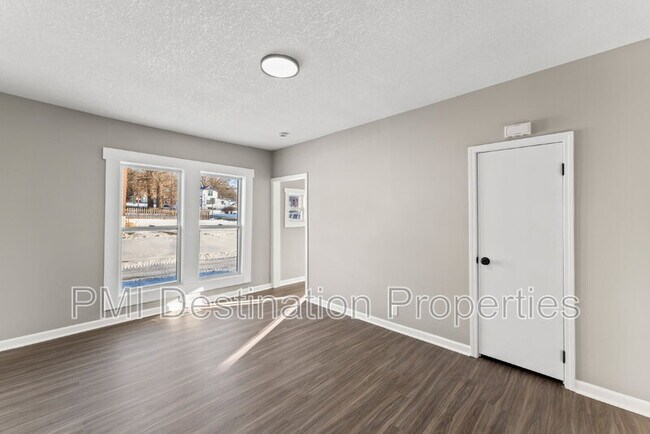 Building Photo - 811 N 10th St