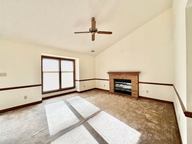 Building Photo - 2 Bedroom Townhome in Homeplace at Adams Farm