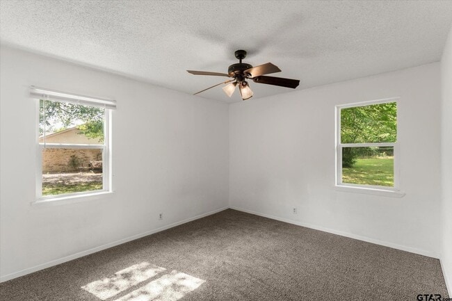 Building Photo - 524 Park Ln