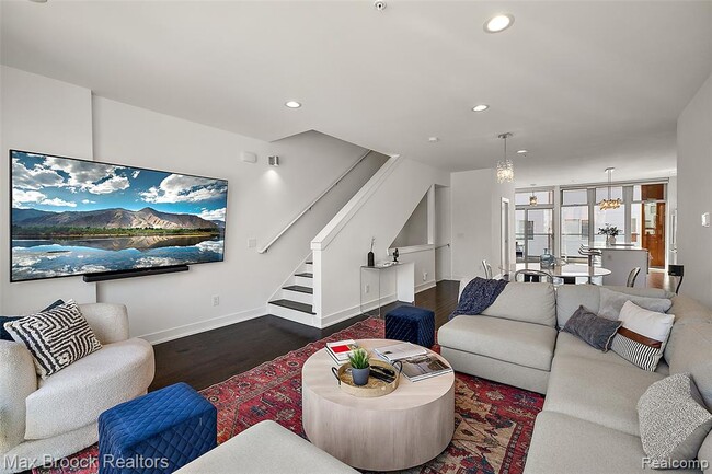 Building Photo - 284 Alfred St