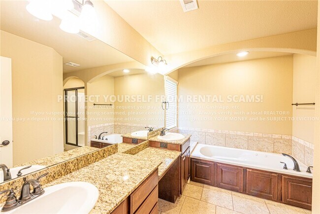 Building Photo - 2609 N Brush Creek Dr