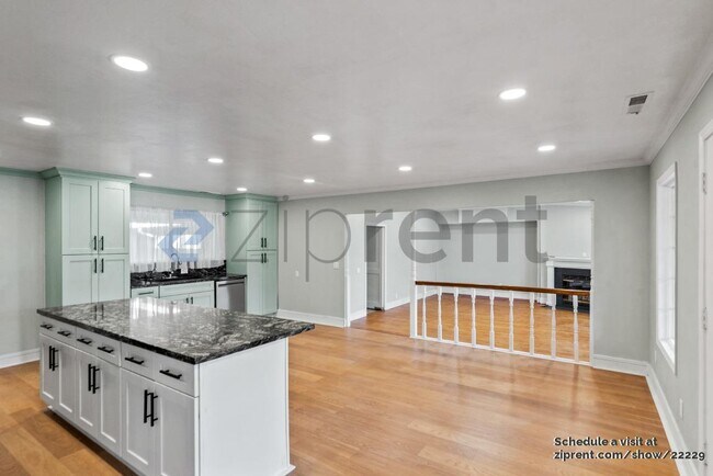 Building Photo - 1688 Merrill Dr