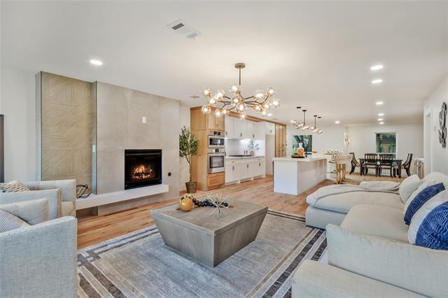 Building Photo - 11115 Scotsmeadow Dr