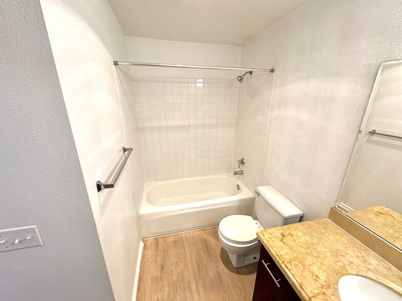 Building Photo - 7453 Newcastle Golf Club Rd