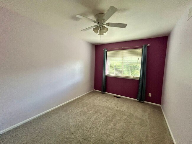 Building Photo - Spacious 3Bd Home in the Broadlands