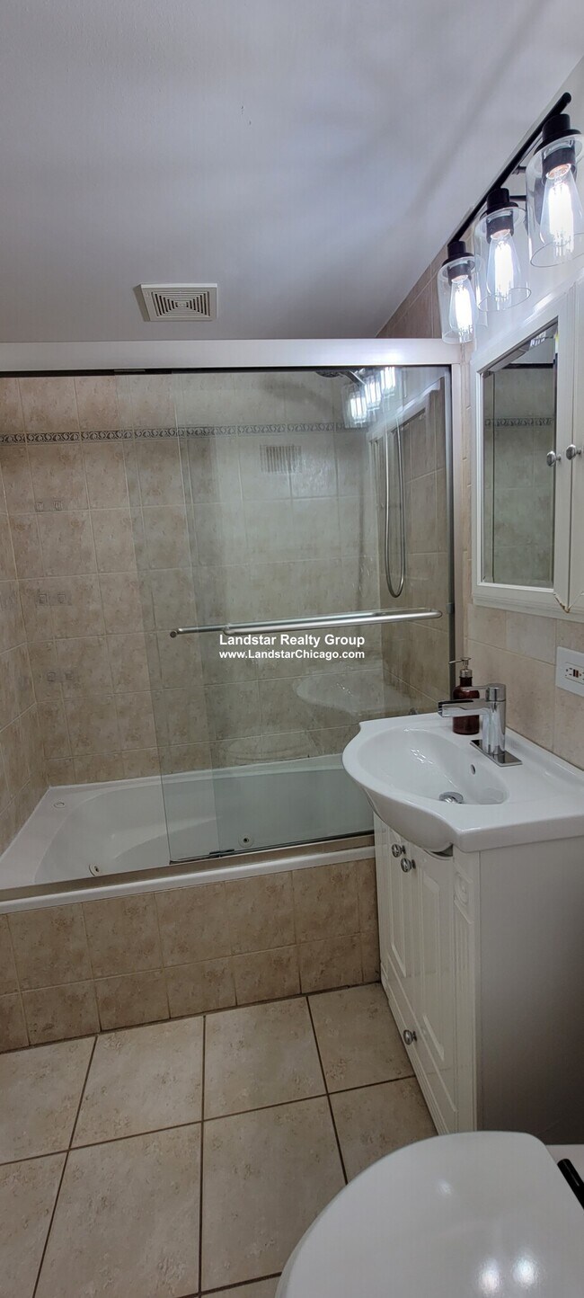 Building Photo - 10033 Irving Park Rd