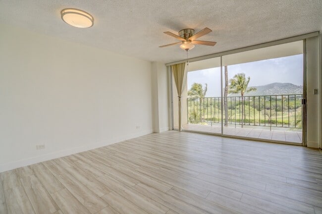 Building Photo - 2355 Ala Wai Blvd