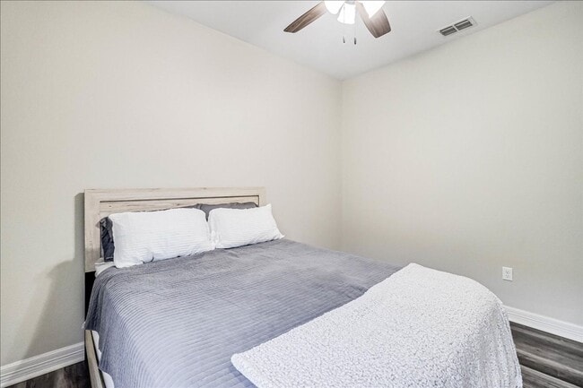 Building Photo - 2518 Date Palm Dr