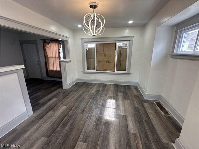 Building Photo - 1268 E 133rd St