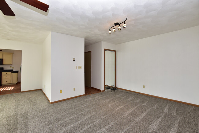 Dining room. - 3571 Smith Dr