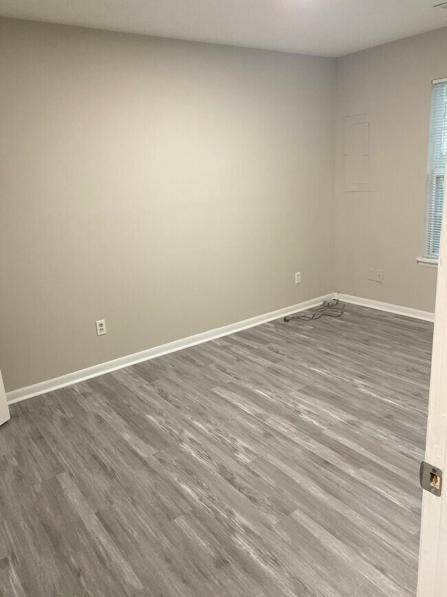 Building Photo - 170 S Kentucky Ave