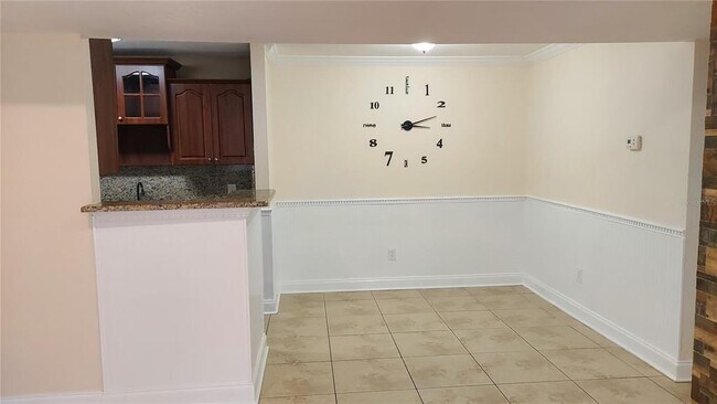 Building Photo - 455 Alt 19