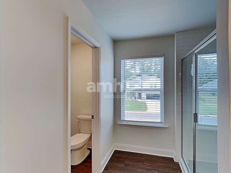 Building Photo - 5075 Hudson Vly Dr