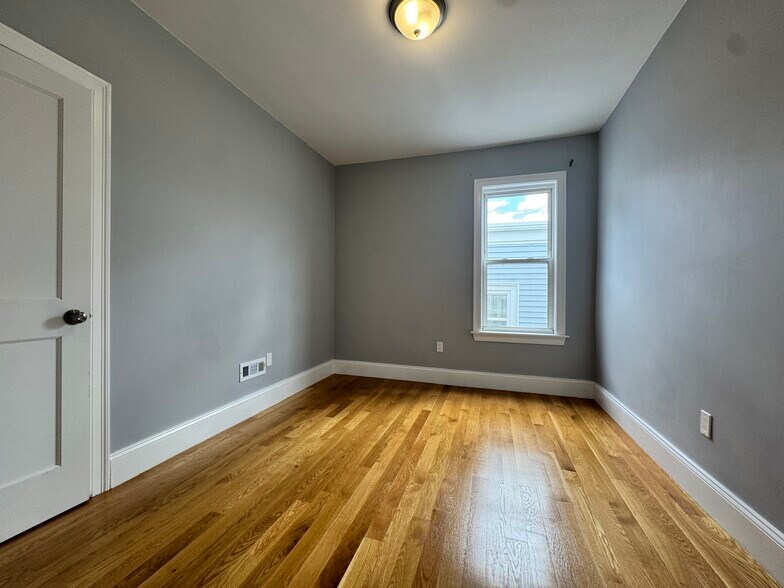 4th Bedroom - 29 East St