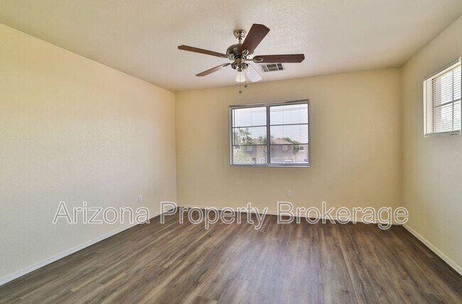 Building Photo - 1330 S Red Rock St