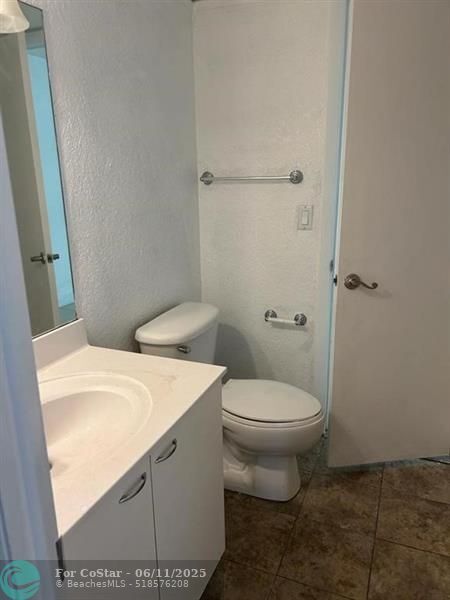Building Photo - 4255 N University Dr