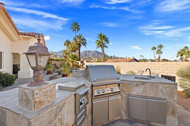 Building Photo - 73110 Calliandra St