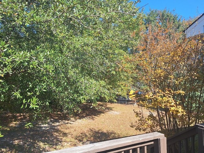 Building Photo - Fantastic Three Bedroom Home in Lexington!