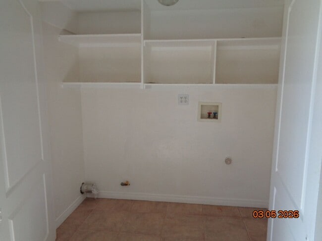 Building Photo - Adorable 2 Bedroom 1 Bath in the heart of Quartz Hill