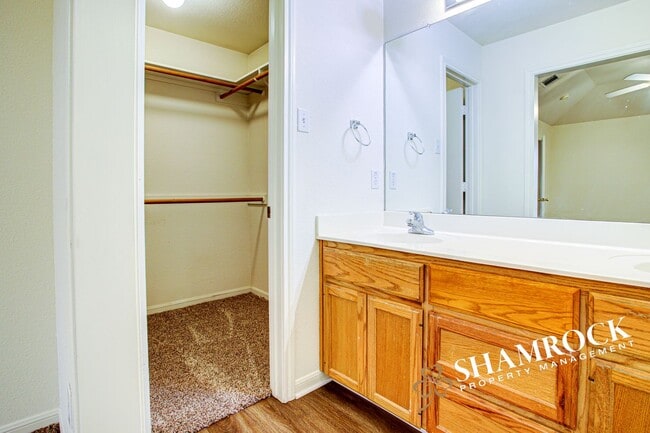 Building Photo - Duplex near Hewitt Post Office