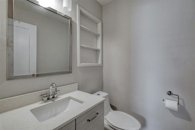 Building Photo - 5502 Burgundy Dr