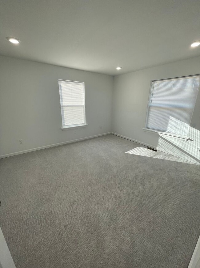 Building Photo - Townhomes Now Available in Strafford MO!