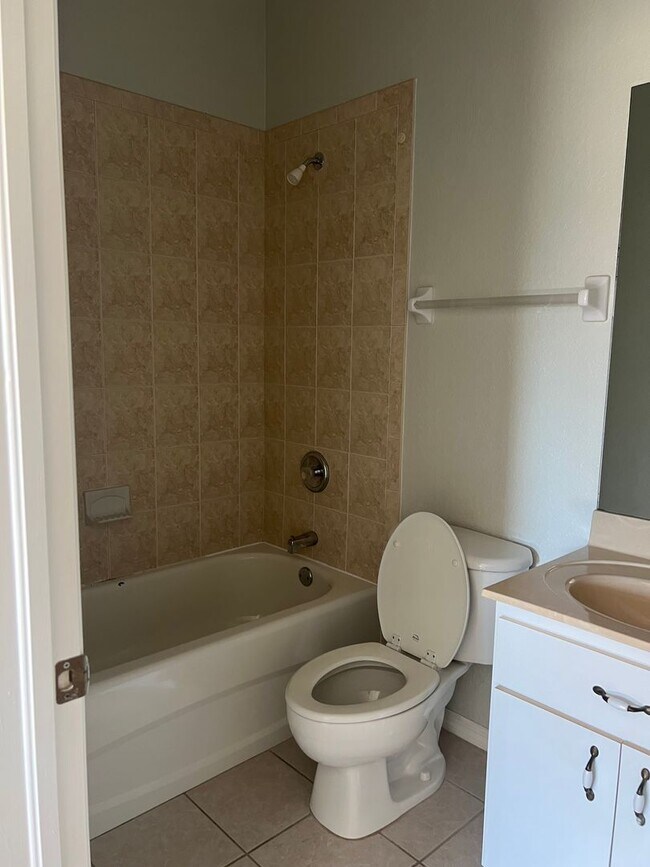 Building Photo - Villa Congress