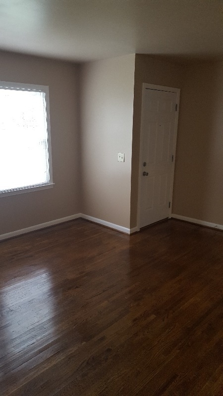 Building Photo - 290 Largo Dr