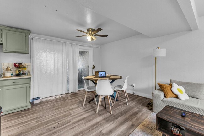 Building Photo - 3876 S Lee Maur St