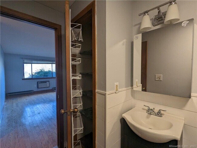 Building Photo - 11 Westgate St