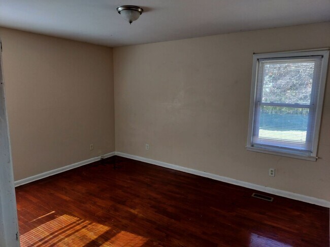 Building Photo - Village, home