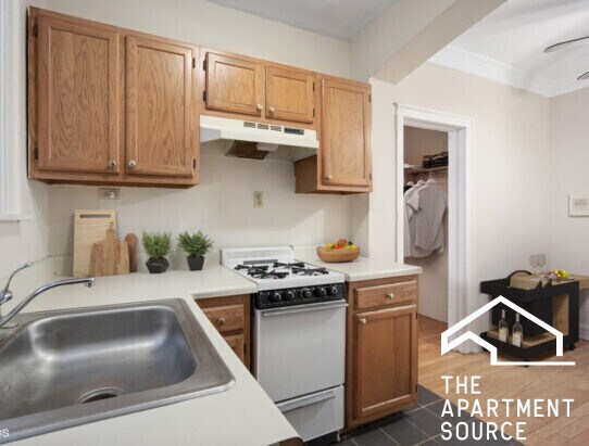 Building Photo - 4221 N Paulina St