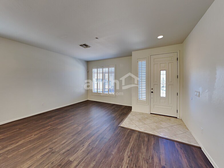 Building Photo - 6829 W Yearling Rd