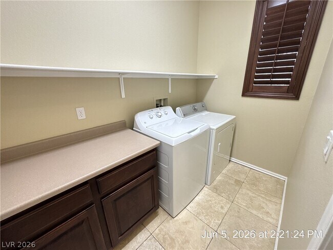 Building Photo - 3373 Osiana Ave