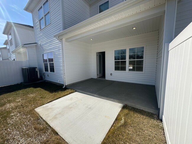 Building Photo - BRAND NEW 4 Bed 3 Bath Townhome Near The H...