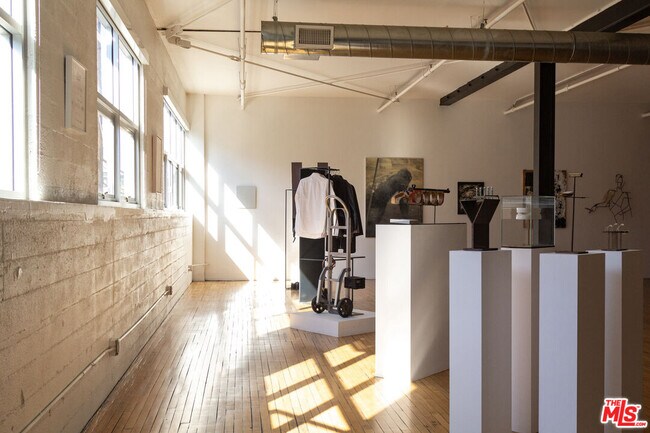 Building Photo - 500 Molino St