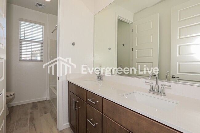 Building Photo - 10135 E Ulysses Ave