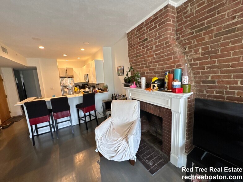 Building Photo - 1408 Beacon St